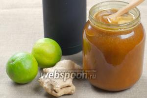 Пропорции напитка можно изменять по своему вкусу, так как все ингредиенты сами по себе очень концентрированные. Понадобится мёд, лайм, имбирь.