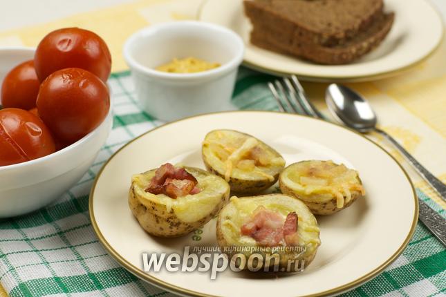 Фото Запеченный картофель с сыром и салом