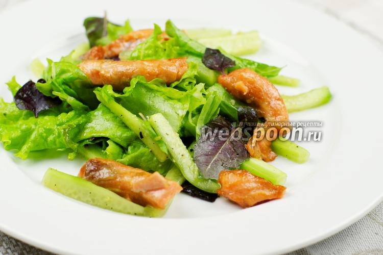 Фото Зелёный салат с горячей сёмгой
