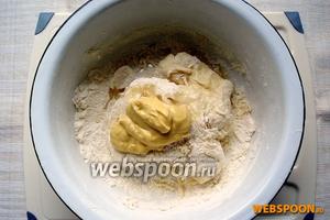 Теперь очередь горчицы — возьмите 1 ч. л. или 1 ст. л. — по вкусу (на фото у меня 2 ст. л. — оказалось многовато).