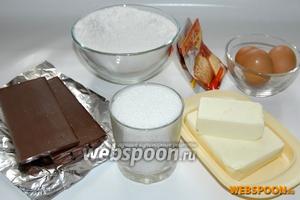 Для приготовления печенья нам понадобится мука, яйца, сахар, сливочное масло (комнатной температуры), разрыхлитель и ванилин. В качестве глазури будем использовать молочный шоколад.
