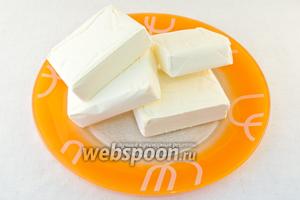 Для приготовления гхи вам понадобится 1 кг сливочного масла. Лучше использовать домашнее масло, но если такого нет покупайте свежее несолёное сливочное масло, сделанное по ГОСТ 37-91. Масло с маркировакой ТУ не пригодно для гхи.