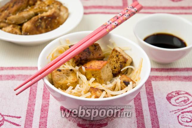 Фото Суп с рисовой лапшой и сыром тофу