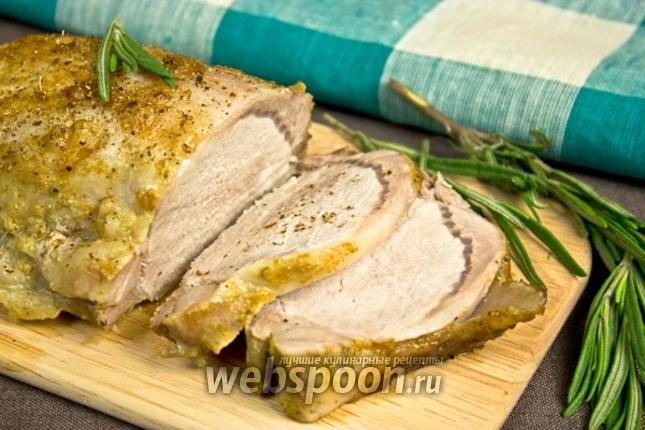 Фото Запечённая свинина в яблоках и розмарине