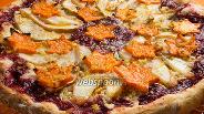 Фото рецепта Пицца с грушей и сыром Горгонзолла