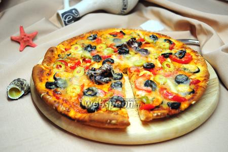 Фото рецепта Пицца с морским коктейлем
