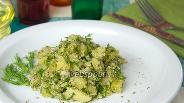 Фото рецепта Картофельный салат с орехами и зеленью