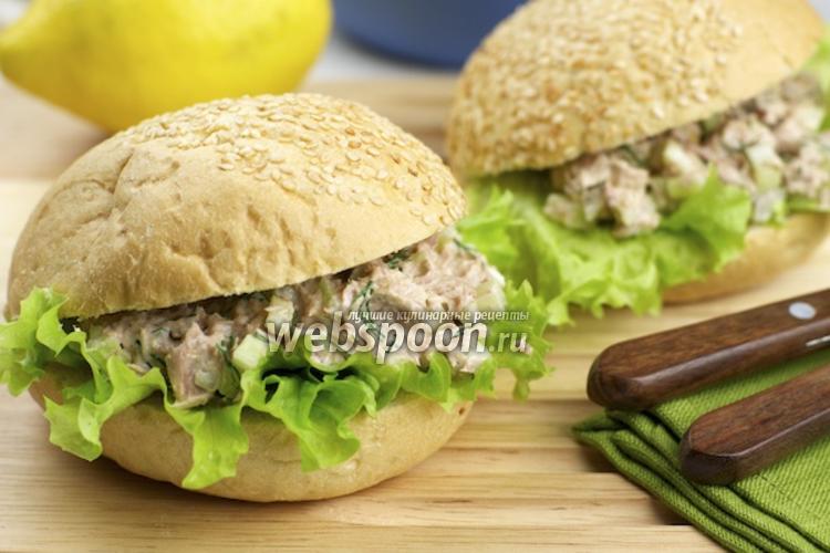 Фото Бутерброды с тунцом и сельдереем