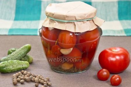Фото рецепта Консервированные помидоры с розмарином и чесноком