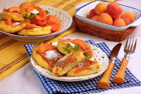 Фото рецепта Сырники с абрикосами