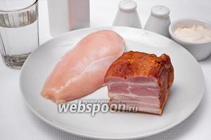 Основные ингредиенты: куриное филе, свиная копчёная грудинка, сметана, вода, соль, перец, подсолнечное масло.