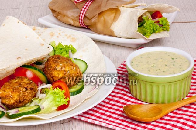 Фото Фалафель в лаваше с овощами и соусом Тахини