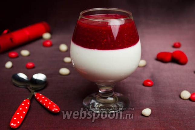 Фото Творожный десерт с малиновым соусом