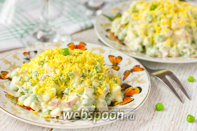 Фото Салат с копчёной курицей и зелёным горошком