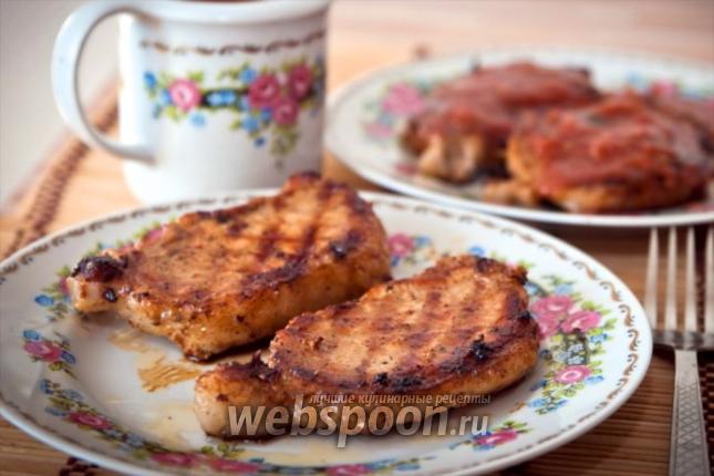 Фото Стейк из свинины со сливовым соусом