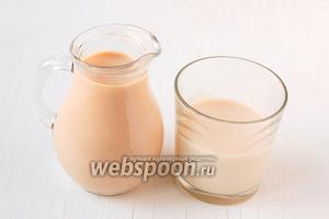 Для приготовления домашней ряженки в мультиварке нам понадобится топлёное молоко , приготовленное в мультиварке и закваска в виде готовой живой ряженки (биоряженка) из магазина.