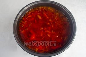 После сигнала отключить мультиварку. Открыть крышку. Борщ готов. Добавить соль по вкусу. Аккуратно вынуть чашу из мультиварки.