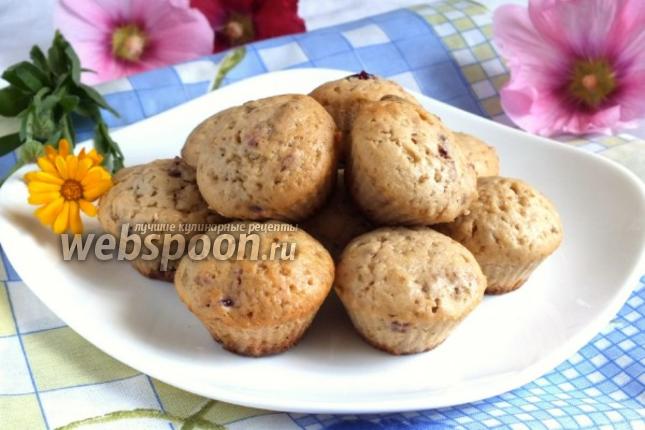 Фото Мини-маффины с клюквой и орехами
