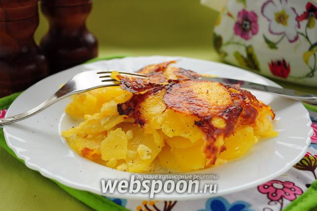 Фото Картофель со сметаной, чесноком и сыром в мультиварке