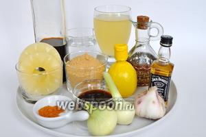 Подготовим продукты которые, понадобятся для приготовления соуса: чеснок, масло, виски, специи, соус соевый и терияки, лук.