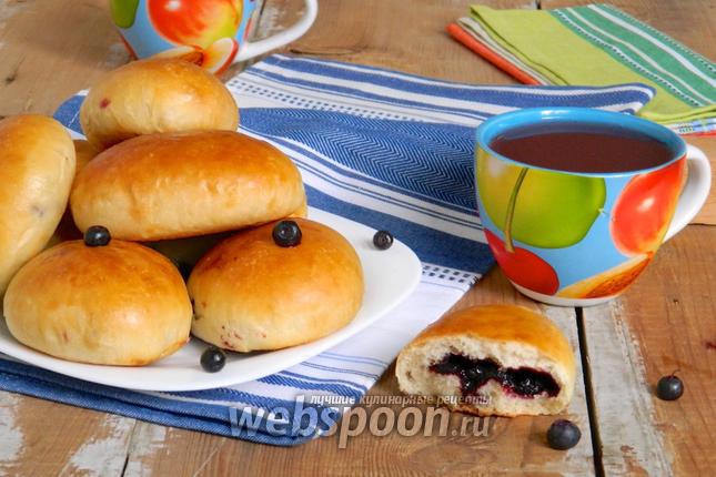 Фото Пирожки с черникой печёные