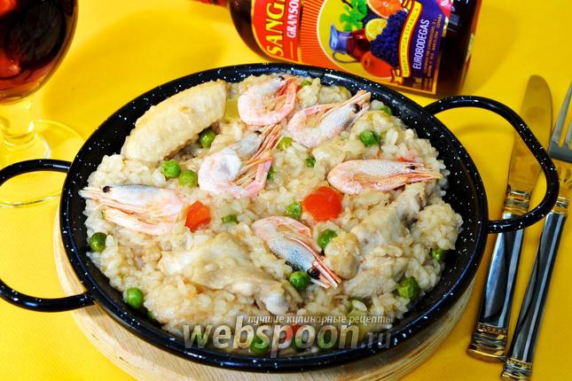 Фото Паэлья с курицей и креветками