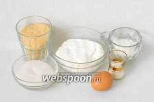 Чтобы приготовить гамбовцы возьмём творог, манную крупу, сахар, панировочные сухари, яйцо, соль.