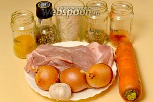 Для приготовления плова нам понадобится мясо (у меня свинина), рис (лучше басмати или длиннозерный пропаренный), лук, морковь, чеснок, специи (у меня зира, чёрный перец, куркума, паприка, кориандр).