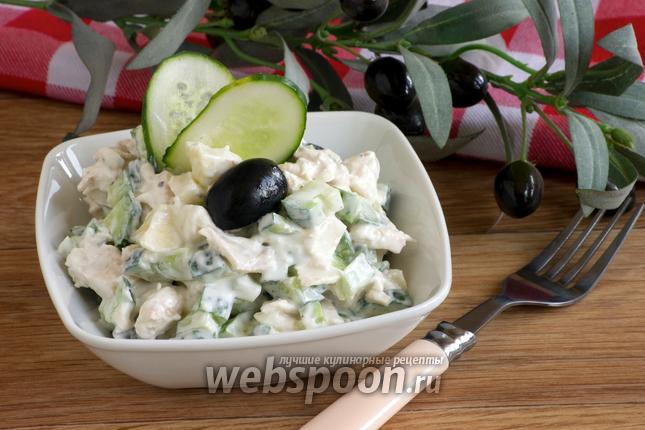 Фото Салат с огурцами и куриным филе