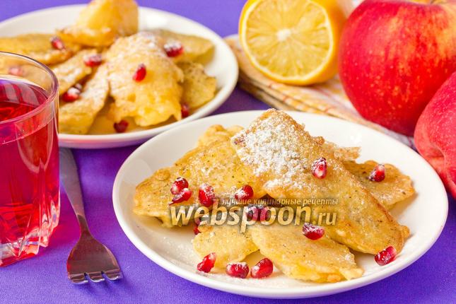 Фото Десерт из фруктов, обжаренных в кляре