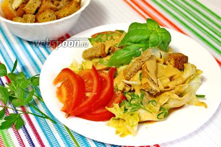 Фото рецепта Овощной салат с сухариками