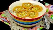 Фото рецепта Крем-суп из цветной капусты с хрустящими луковыми кольцами и фисташками