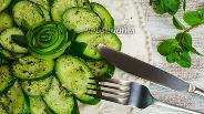 Фото рецепта Салат из огурцов с мятой
