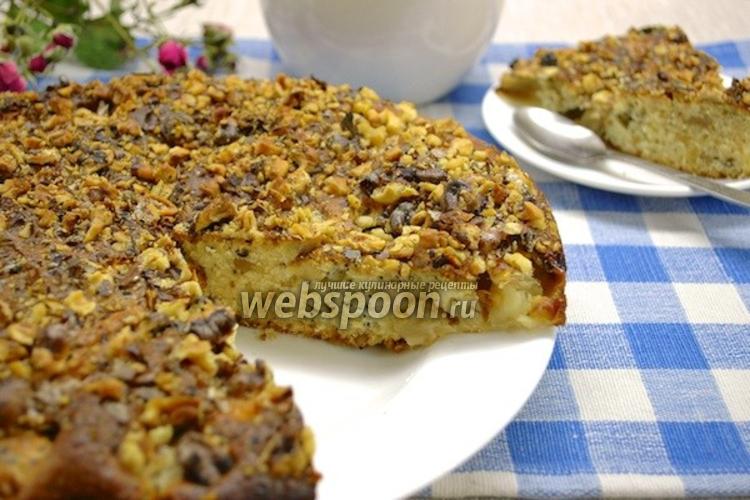 Фото Яблочный пирог с мёдом, орехами и маком