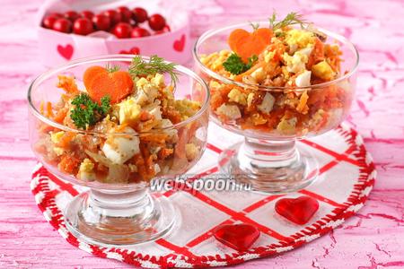 Фото рецепта Салат «Зимний» из варёной моркови лука и орехов