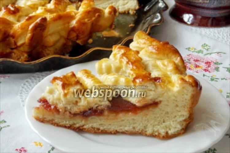 Сдобный пирог с яблоками в духовке из дрожжевого теста простой рецепт пошаговый
