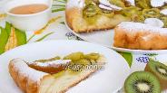Фото рецепта Пирог с киви и персиковым вареньем 