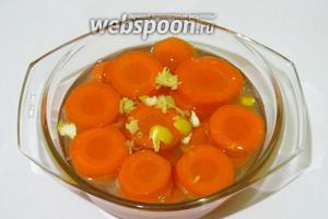 Добавляю тёртый корень имбиря и цедру лимона по вкусу.