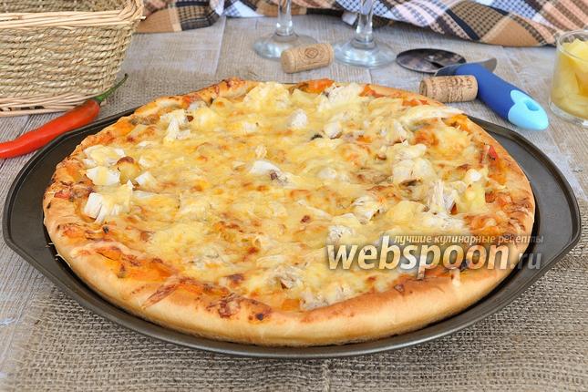 Фото Пицца с ананасами и курицей