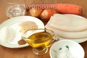 Для приготовления закуски нам понадобятся тушки кальмаров, морковь, репчатый лук, кунжут, уксус, молотый кориандр, соль, сахар и подсолнечное масло.