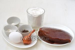 Для приготовления пончиков из печени нам понадобится говяжья печень, лук, разрыхлитель, мука, соль, перец.