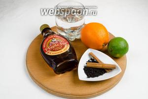 Чтобы приготовить чай, нужно взять кленовый сироп, ром (коньяк), чай чёрный, воду, корицу, мяту.