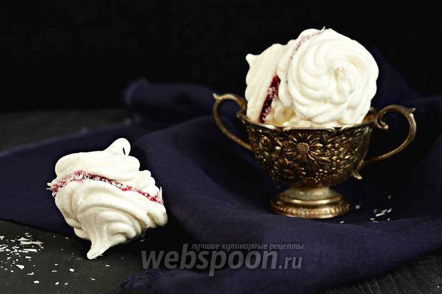 Фото Безе с черничным джемом