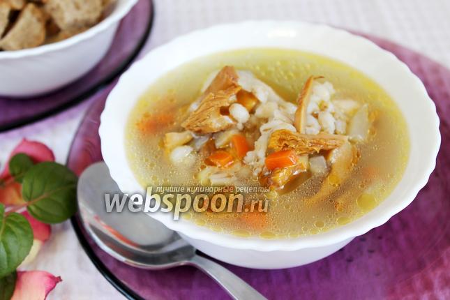 Фото Куриный суп с солёными лисичками и перловкой