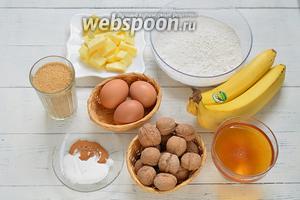 Основные продукты для медового кекса: бананы, мука пшеничная, мёд, орехи, яйца, сахар, масло сливочное и специи.