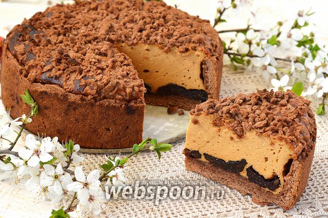 Фото Карамельный сырник с черносливом