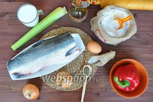 Подготовим продукты: рыбу, лук, сельдерей, перец болгарский, подсолнечное масло, муку, яйцо, кефир (можете заменить водой), соль, перец, сухие травы.
