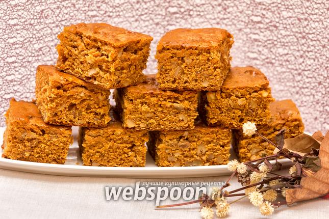 Фото Пирог на варёной сгущёнке с орехами