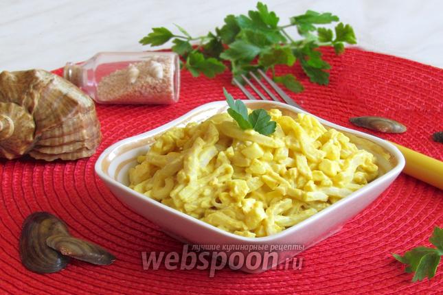 Фото Салат с кальмарами и яйцами