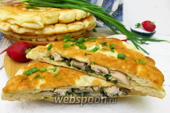 Фото Паляницы с курицей, грибами и луком